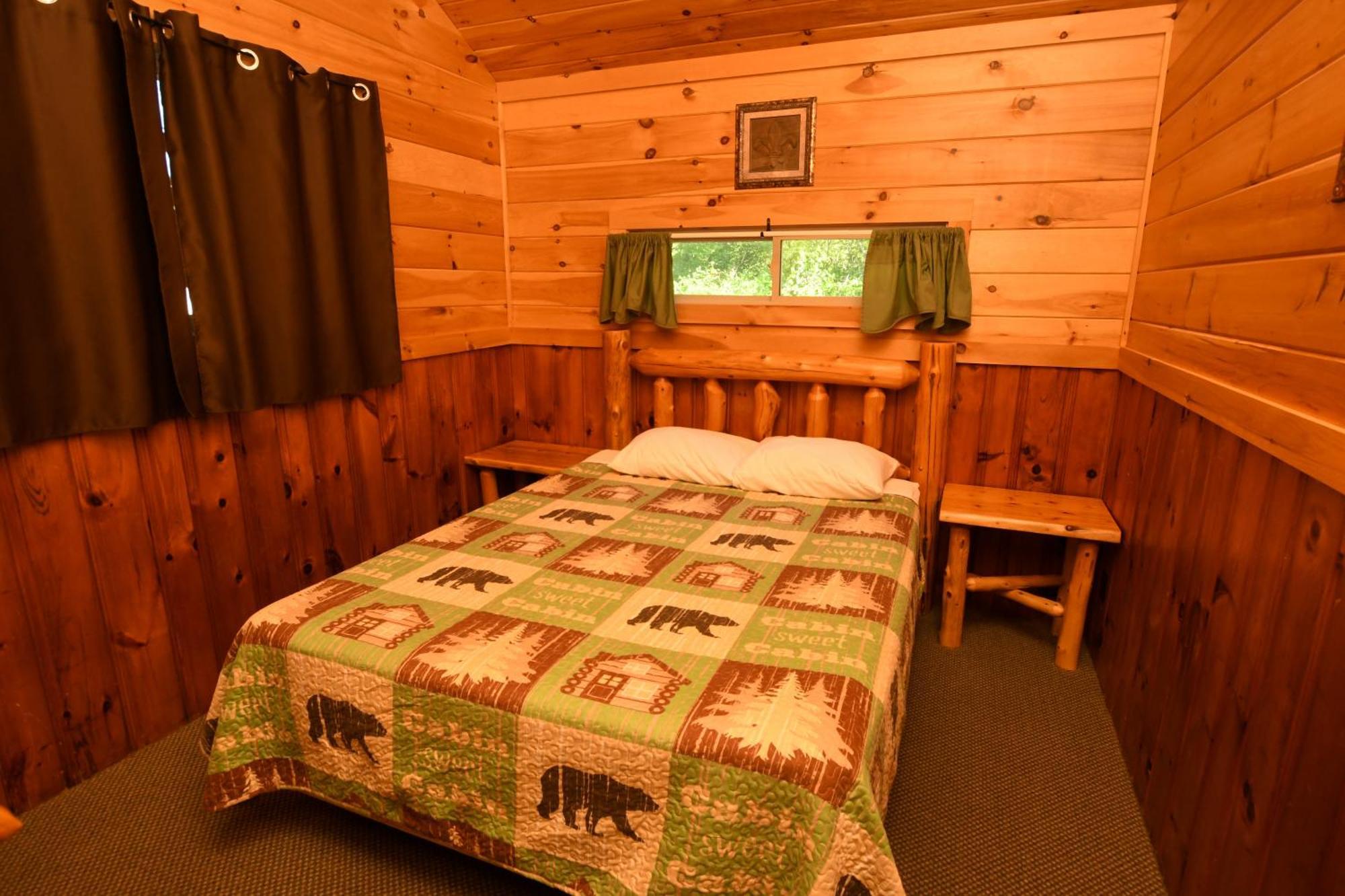 乔治湖钻石湾别墅小木屋酒店 外观 照片